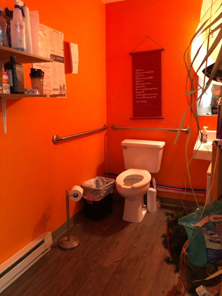Mission Mountain Pet Service Inc.: 11 7th Ave W, Polson, MT 59860